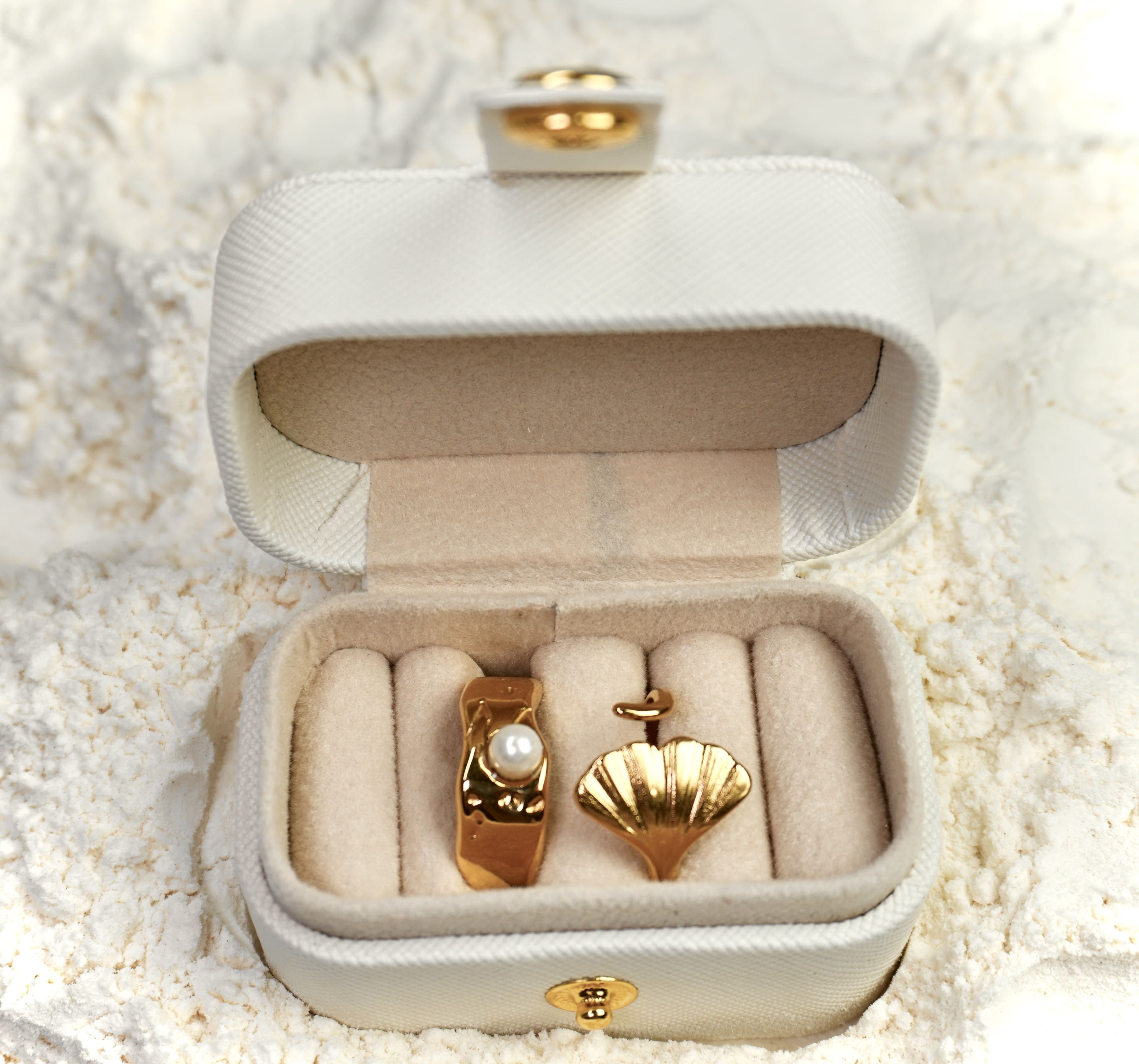 Beige jewelry travel pouch Astra by Mareas