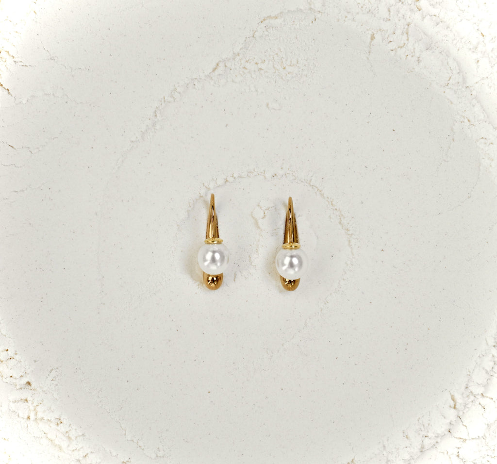 Calypso pearl earrings by Mareas