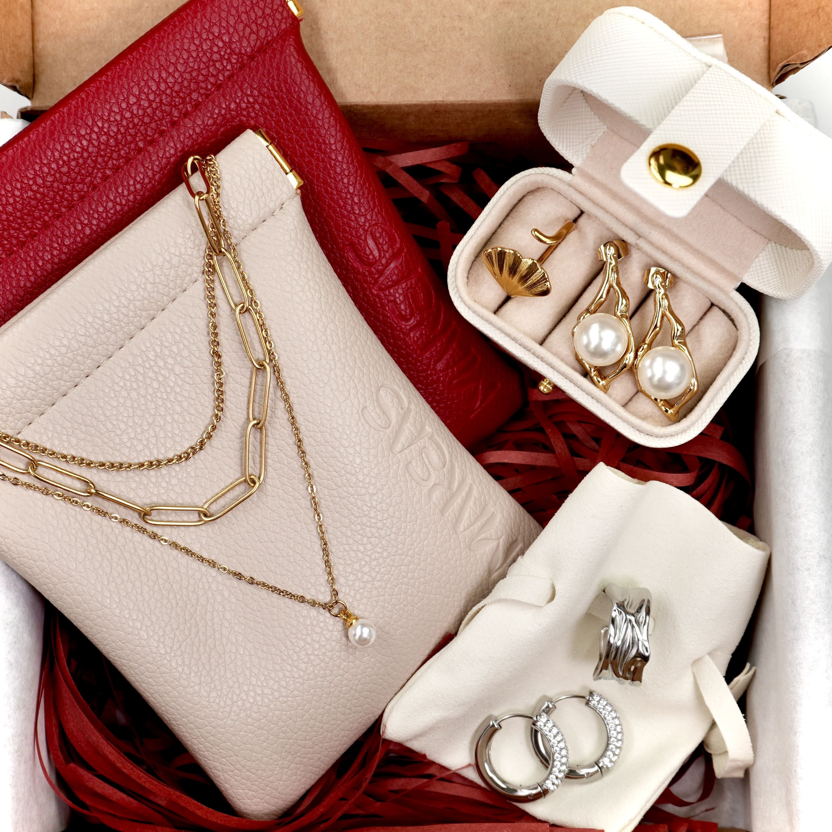 Mareas jewelry packaging for lunar inspired necklaces, rings and ritual pieces