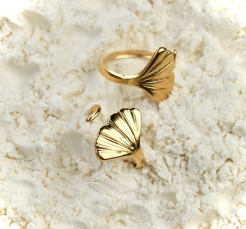 Gold stainless steel mermaid ring Nayade by Mareas