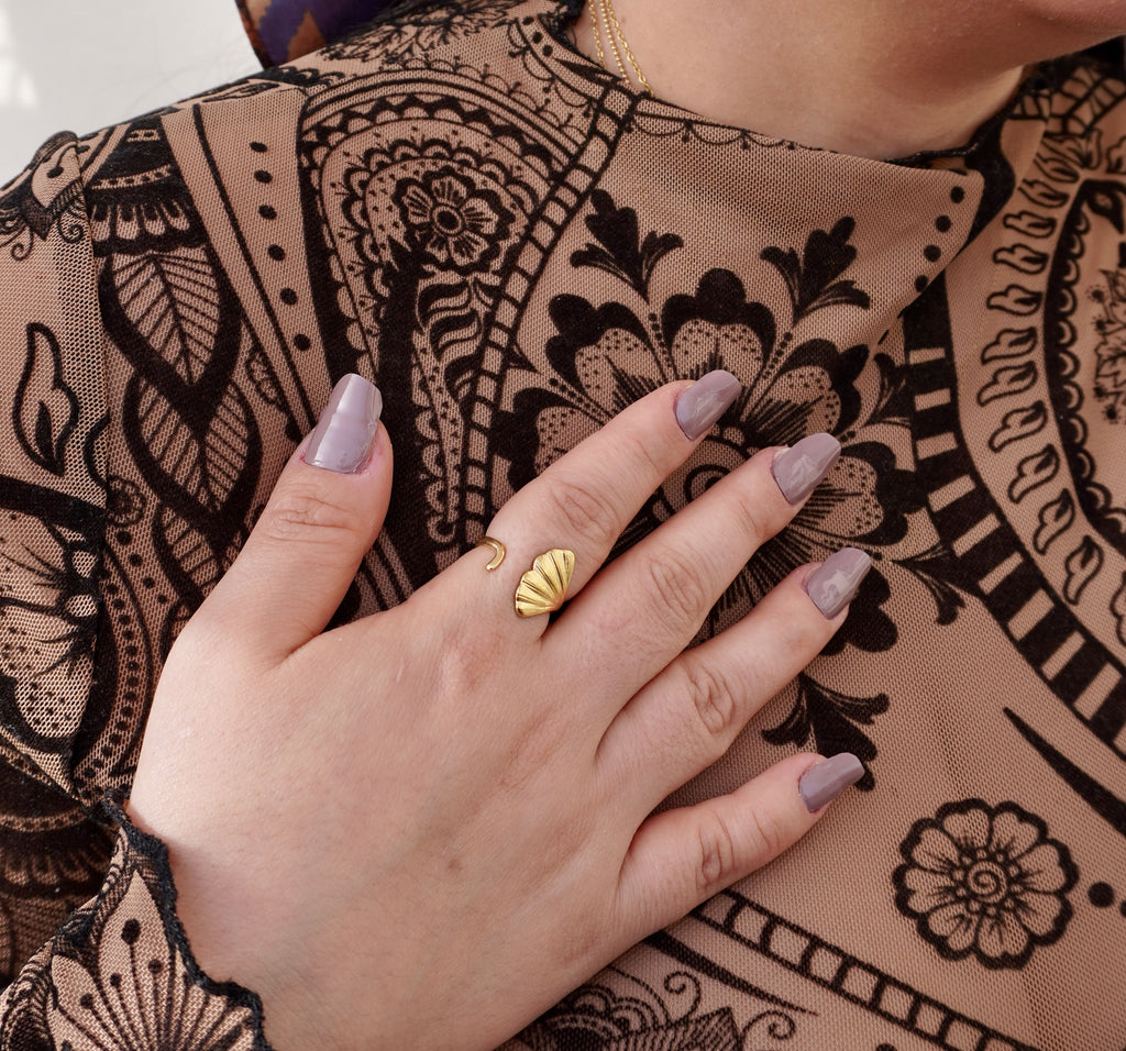 Gold stainless steel mermaid ring Nayade by Mareas