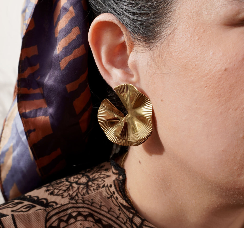 Gold stainless steel statement earrings Nerissa by Mareas