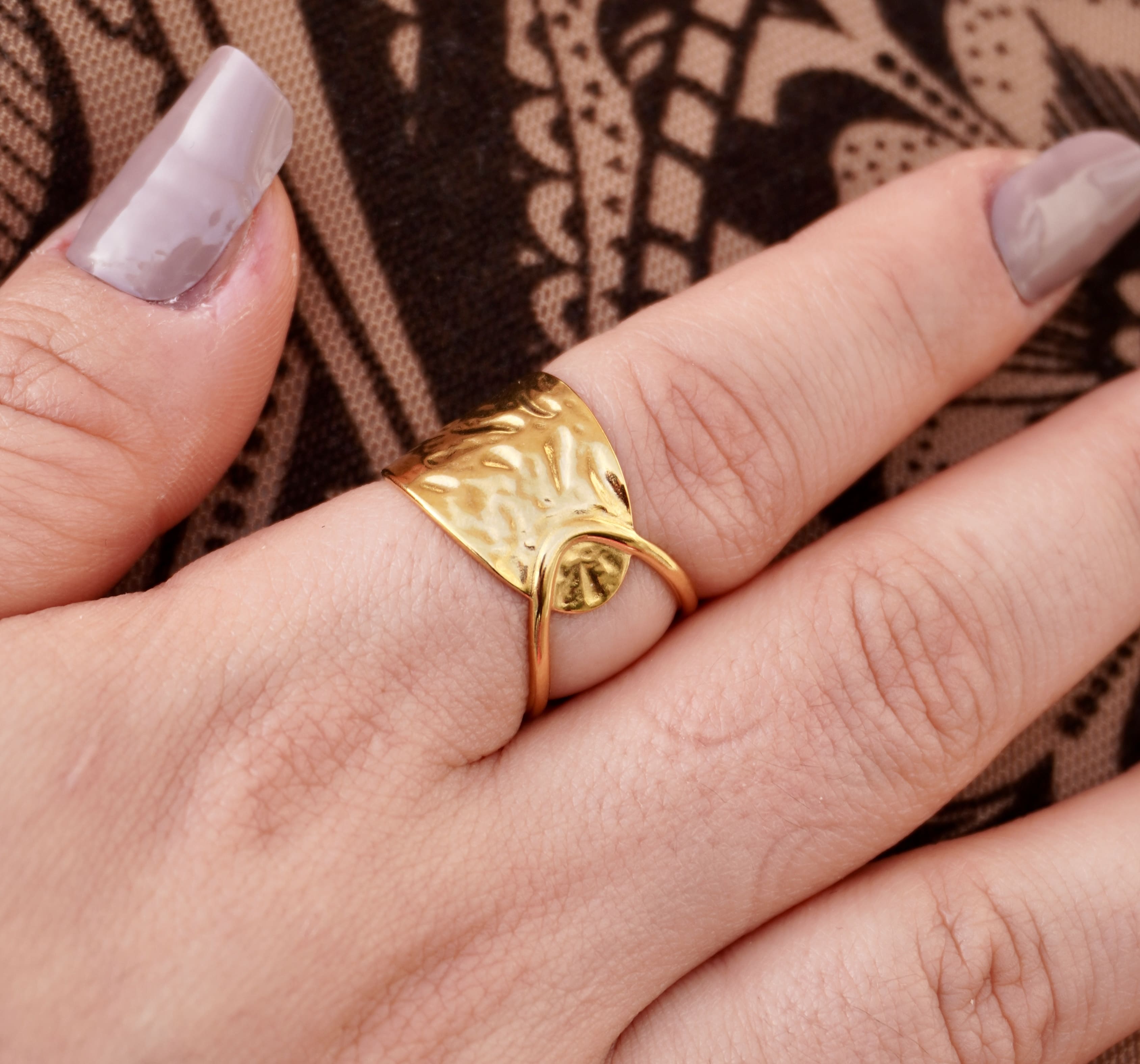 Gold 18k plated stainless steel ring Nyra by Mareas