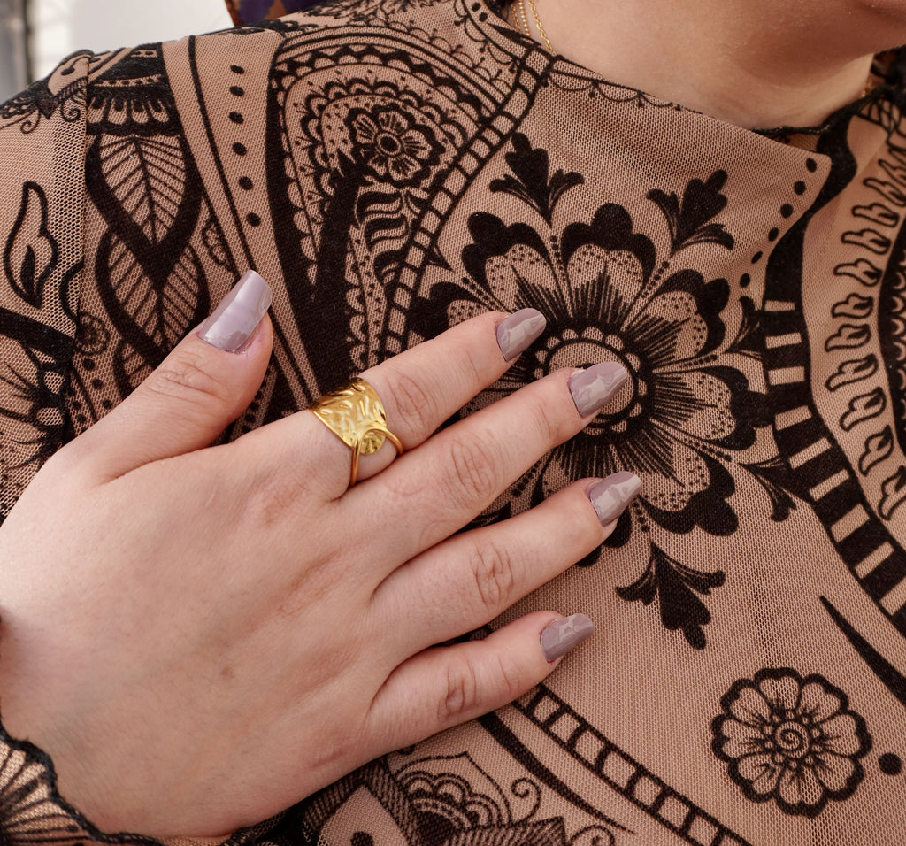 Gold 18k plated stainless steel ring Nyra by Mareas