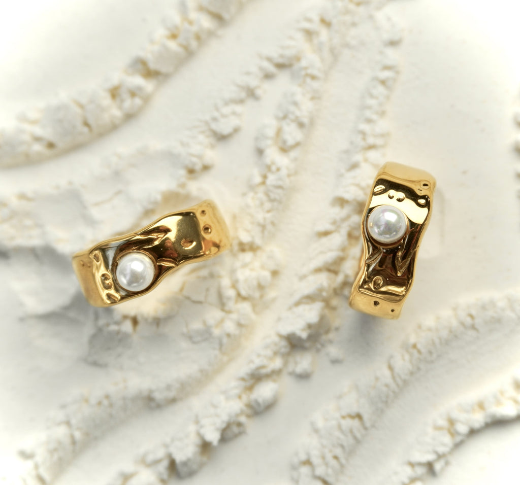 Gold stainless steel minimalist ring Selene by Mareas