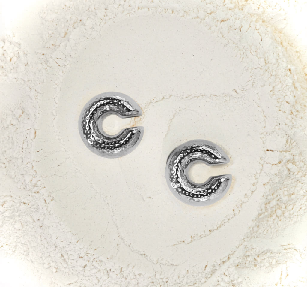 Vespera ear cuff by Mareas